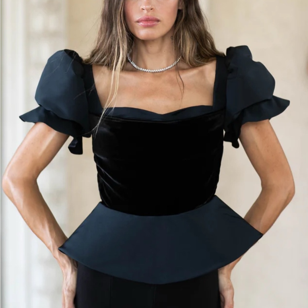 Demaris Bailey Magdalena Top in Black - Size S